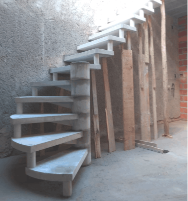 escadas pré moldadas caracol chumbadas em Sorocaba
